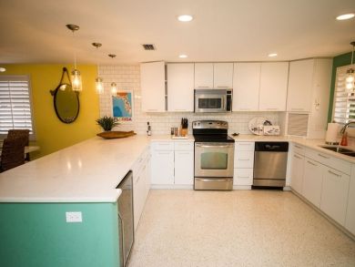 Stunning 3 Bedroom Home Private Pool, Spa, Boat Dock, B.Ball